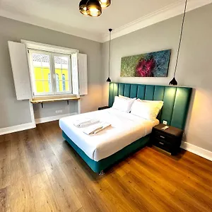 Relax And Explore And Bed & Breakfast Lisbon